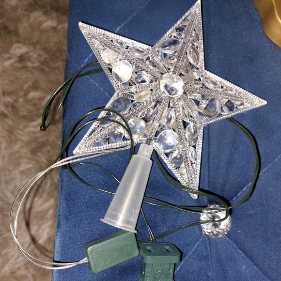 Clear Plastic Small Tree Topper Changes Color Beautiful for any tree - Picture 5 of 6